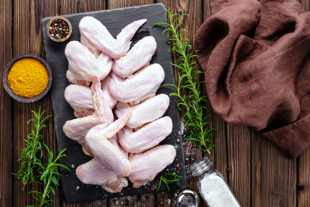 Tips mengolah sayap ayam (Foto: Shutterstock)