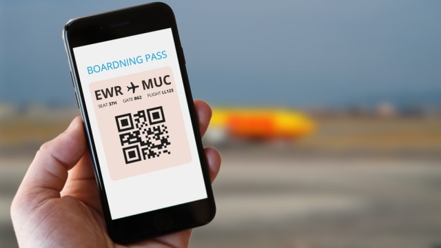 Ilustrasi boarding pass yang didapat dari check in online. Foto: Shutterstock