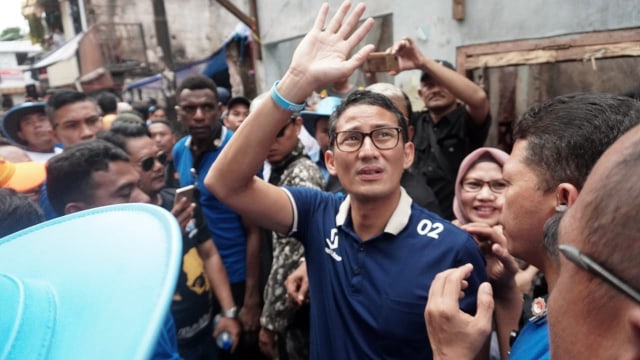 Sandiaga Uno saat berada di Kelurahan Tambora. (Foto: Jamal Ramadhan/kumparan)