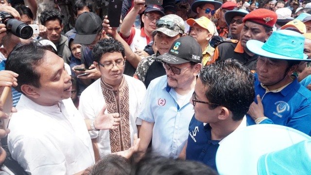 Sandiaga Uno saat berada di Kelurahan Tambora. (Foto: Jamal Ramadhan/kumparan)