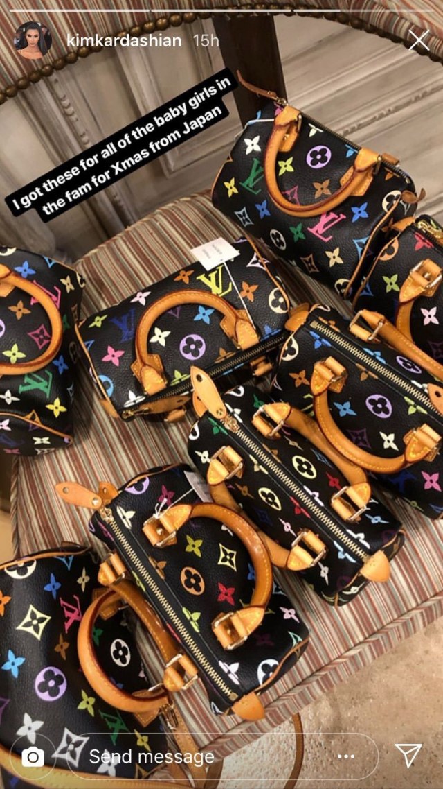 Instastory Kim Kardashian yang memperlihatkan delapan tas Louis Vuitton mini. (Foto: Instagram Story @kimkardashian)