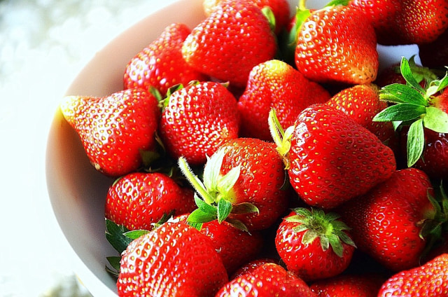 4 Manfaat Strawberry untuk Kecantikan Kulit, Bisa Mencerahkan Lho! (4)