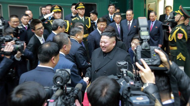 Pemimpin Korea Utara Kim Jong Un terlihat selama kunjungannya di Beijing. (Foto: Kantor Berita Pusat Korea (KCNA)/Reuters)