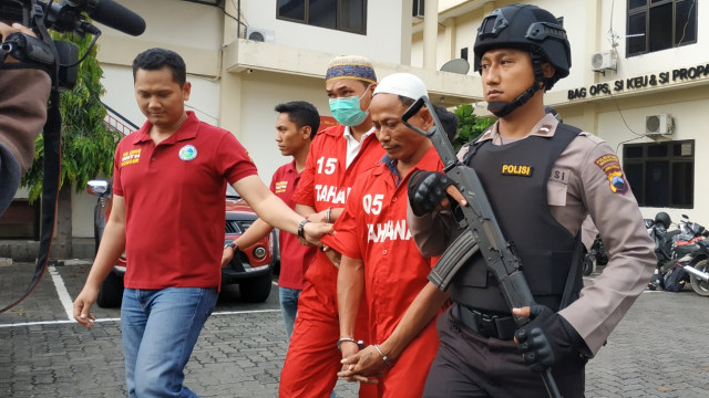 ABP saat digelandang ke tahanan Mapolrestabes Semarang.  (Foto: Afiati Tsalitsati/kumparan.)