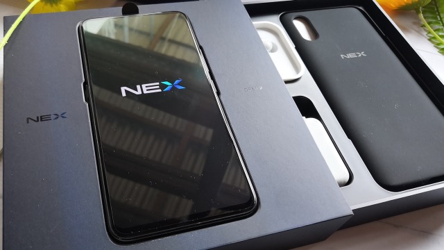 Smartphone Vivo Nex. (Foto: Bianda Ludwianto/kumparan)