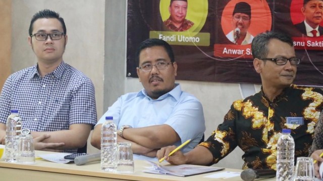 Bayu Airlangga (kiri) salah satu nama yang mencuat sebagai calon Wali Kota Surabaya. (Foto: Nuryatin Phaksy Sukowati/kumparan)