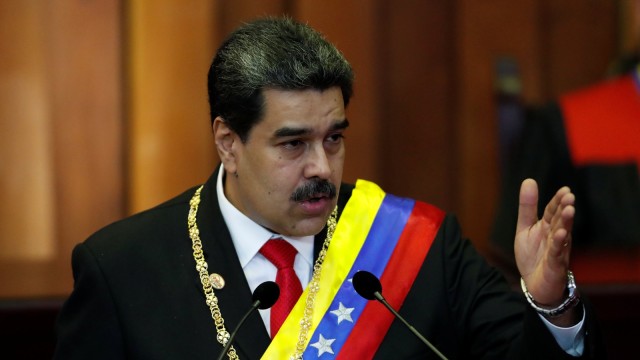 Presiden Venezuela Nicolas Maduro berbicara usai disumpah pada saat upacara pelantikan presiden di Caracas, Venezuela. (Foto: REUTERS / Carlos Garcia Rawlins)