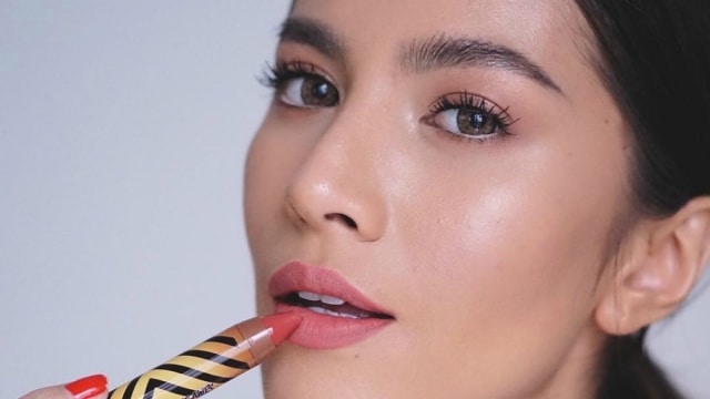 Rekomendasi 6 Lip Crayon Kalau Kamu Bosan Dengan Liquid Lipstick Kumparan Com