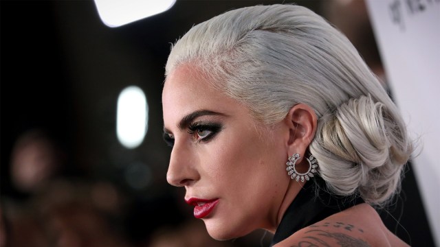Lady Gaga saat menghadiri National Board of Review Awards di New York. (Foto: REUTERS/Mike Segar)