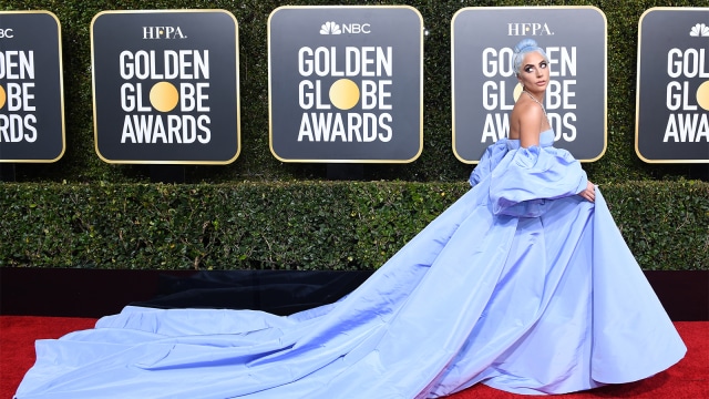 Lady Gaga saat menghadiri Golden Globe Awards. (Foto: REUTERS/Mike Segar)