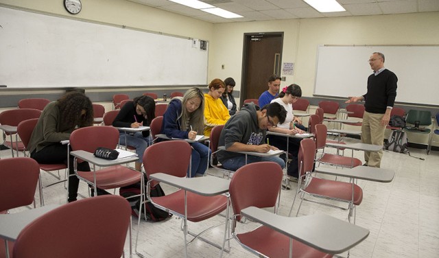 Penelitian cara duduk saat tes matematika. (Foto: Dok. San Francisco State University)