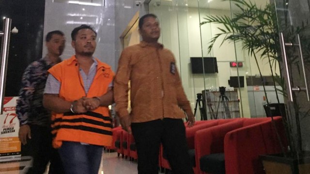 Eks anggota DPRD Provinsi Sumut, Dermawan Sembiring, ditahan KPK.  (Foto: Muhammad Lutfan Darmawan/kumparan)