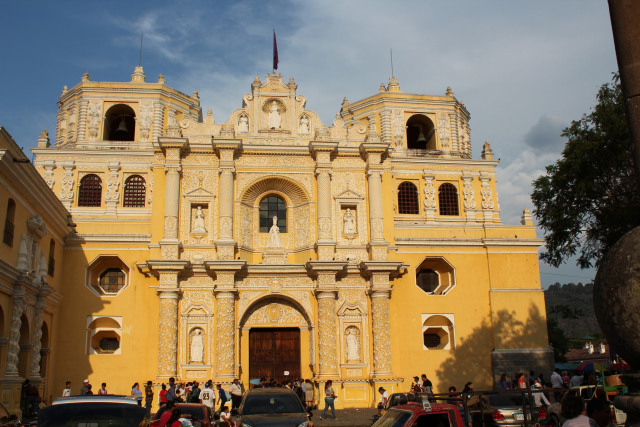 Bangunan bernuansa kolonial di Antigua, Guatemala (Foto: Flickr/Arian Zwegers)