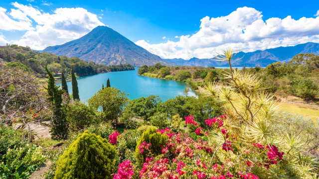 Lake Atitlan di Guatemala (Foto: Shutter Stock)