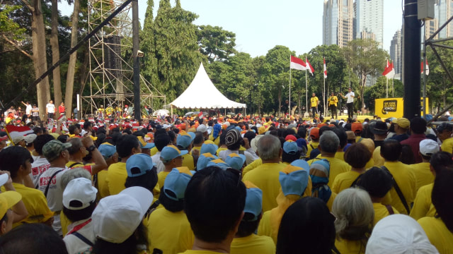 Sejumlah alumni mahasiswa dari berbagai kampus hadir dalam deklarasi pemenangan Jokowi-Ma'ruf di GBK (Foto: Fahrian Saleh/kumparan)