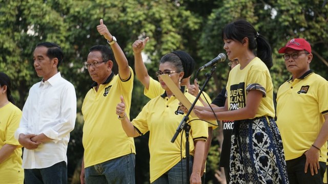 Artis Lala Karmela menjadi deklarator Alumni UI untuk Jokowi-Amin di GBK (Foto: Jamal Ramadan/kumparan)