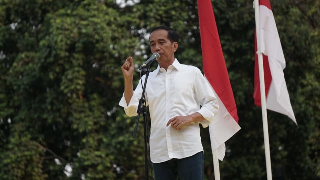 Jokowi di Deklarasi Alumni UI untuk Jokowi-Amin di GBK (Foto: Jamal Ramadan/kumparan)