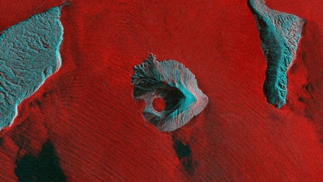 Wujud baru Gunung Anak Krakatau yang didokumentasikan satelit Finlandia, ICEYE-X2 (Foto: ICEYE-X2/Finlandia)