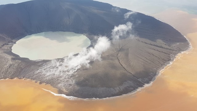 Situasi Gunung Anak Krakatau, Minggu 13 Januari 2019. (Foto: BNPB)
