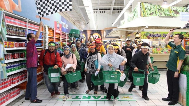 Kegiatan promo di gerai Giant yang dikelola PT Hero Supermarket Tbk. (Foto: Dok. Hero.co.id)