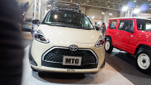 Modifikasi Toyota Sienta bergaya crossover (Foto: Aditya Pratama Niagara/kumparanOTO)