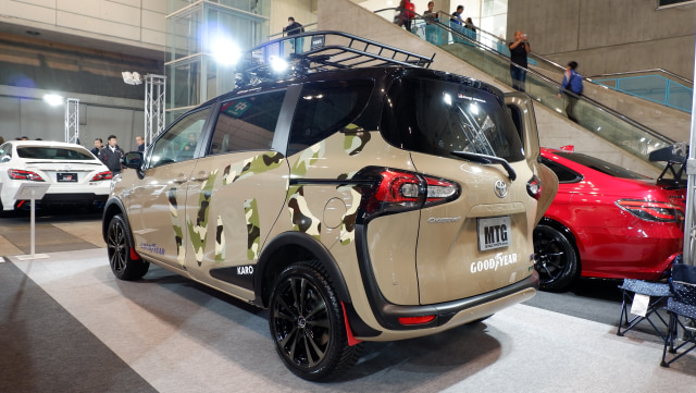 Modifikasi Toyota Sienta bergaya crossover (Foto: Aditya Pratama Niagara/kumparanOTO)