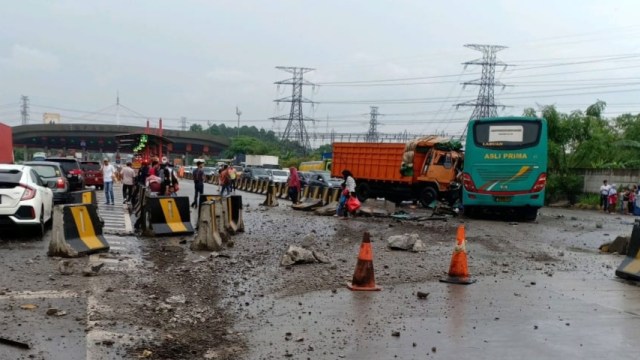 Kecelakaan Lalu lintas di Tol Cikupa.  (Foto: Dok. Satlantas Polresta Tangerang)