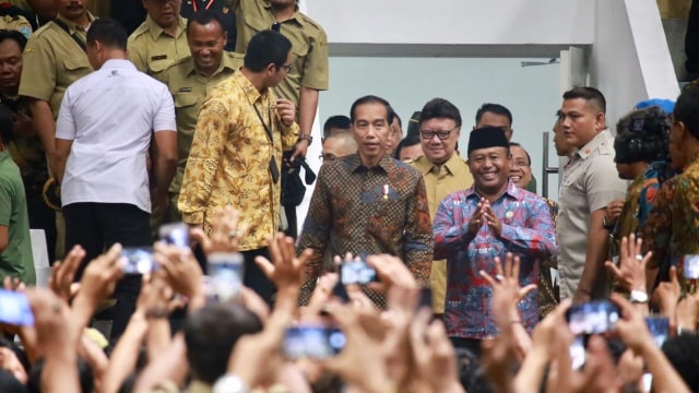Jokowi Temui Ribuan Perangkat Desa di Istora Senayan. (Foto: Dok. Kemendagri)