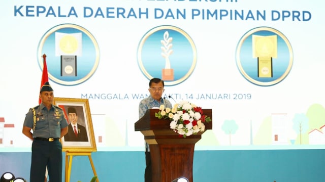 Wakil Presiden Jusuf Kalla memberi sambutan dalam acara  Penghargaan Adipura ke Kepala Daerah. (Foto: Kevin Kurnianto/kumparan)