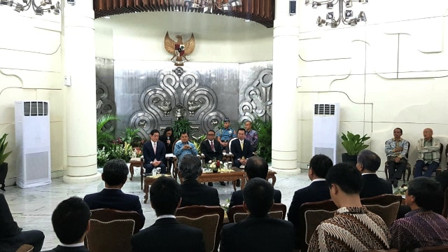 Gubernur Ehime, Jepang dan Wakil Presiden Jusuf Kalla. (Foto: Kevin Kurnianto/kumparan)