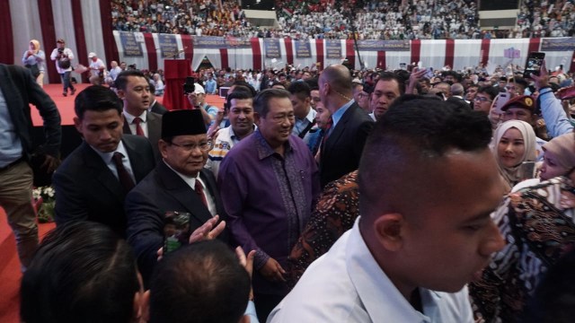 Prabowo Subianto dan Susilo Bambang Yudhoyono di acara pidato kebangsaan Prabowo, Senayan, Jakarta, pada Senin (14/1). (Foto: Jamal Ramadhan/kumparan)