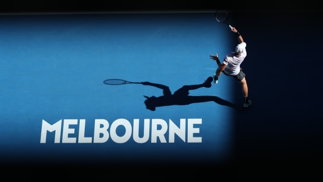Kyle Edmund dari Inggris beraksi saat pertandingan tenis melawan Tomas Bedrych dari Republik Ceko di Melbourne, Australia. (Foto: REUTERS/Lucy Nicholson)