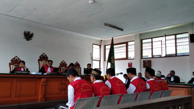 Sidang tujuh pengeroyok Haringga Sirla di Pengadilan Negeri Bandung, Selasa (15/1). (Foto: Dok. kumparan)