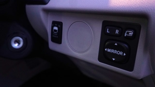 Tampilan detail di dalam mobil new Daihatsu Xenia 1.5 (Foto: Fanny Kusumawardhani/kumparan)