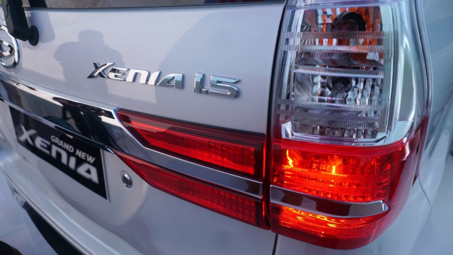 Tampilan lampu belakang New Daihatsu Xenia 1.5 yang baru diluncurkan hari ini, Selasa (15/1). (Foto: Fanny Kusumawardhani/kumparan)