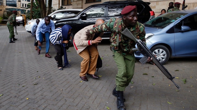 Baku Tembak dan Ledakan di Hotel dan Kompleks Perkantoran di Nairobi, Kenya (Foto: REUTERS/BAZ RATNER)