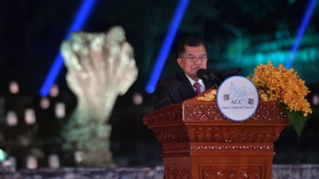 Wapres Jusuf Kalla dalam Peluncuran Dewan Kebudayaan Asia di Kamboja, Selasa (15/1).
 (Foto: Dok. Setwapres)