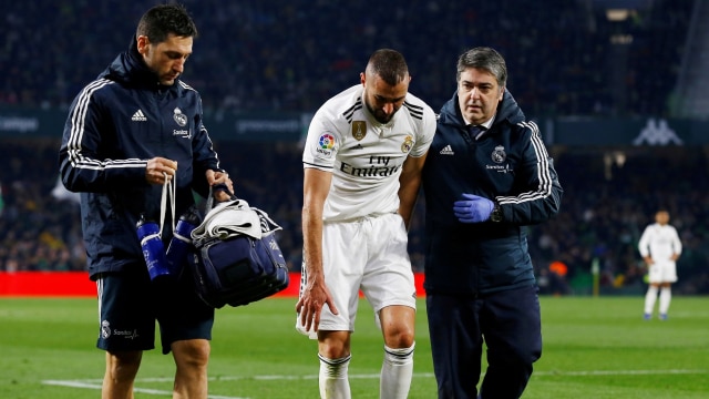 Penyerang Real Madrid, Karim Benzema, mengalami cedera. (Foto:  REUTERS/Marcelo Del Pozo)