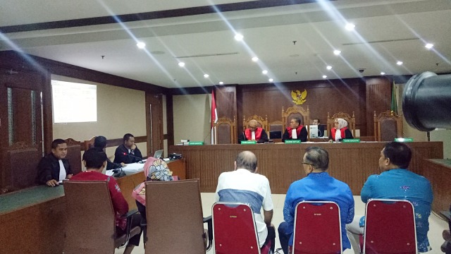 Suasana ruang sidang terkait kasus limbah di Kalimantan Tengah, di Pengadilan Tipikor, Jakarta. (Foto: Adhim Mugni Mubaroq/kumparan)