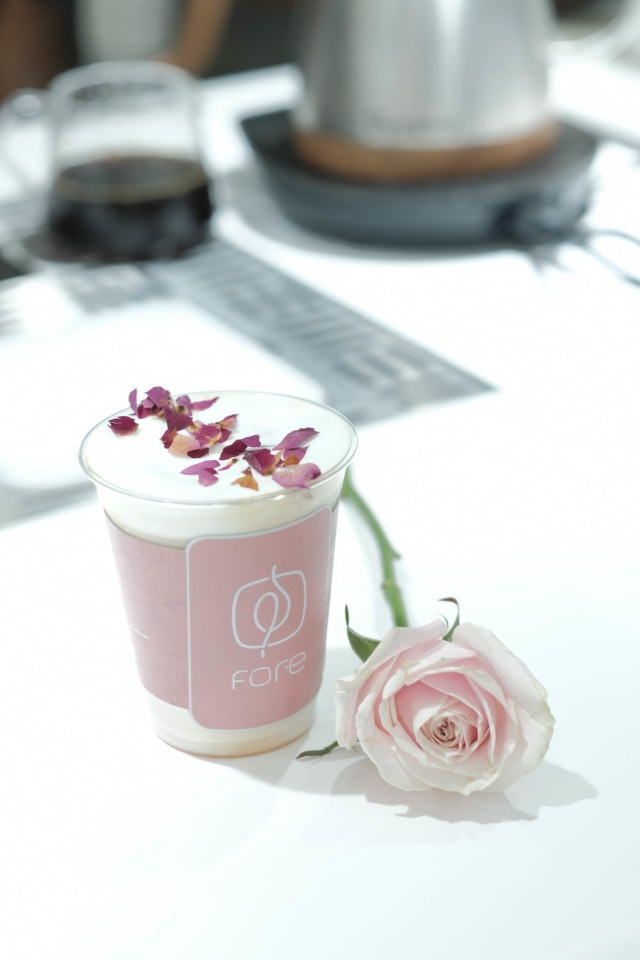 Rose Latte dari Fore Coffee (Foto: Dok. Fore Coffee)