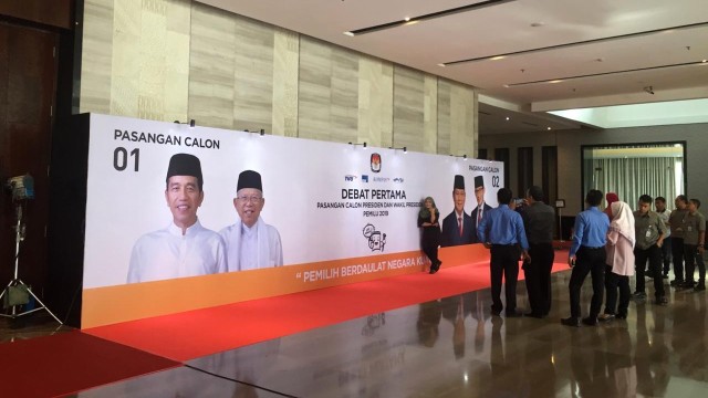 Persiapan debat pertama pasangan Capres dan Cawapres Pemilu 2019 di Hotel Bidakara, Jakarta Selatan, Kamis (17/1). (Foto: Muhammad Lutfan Darmawan/kumparan)