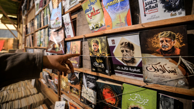 Pasar buku tua al-Azbakeya di pusat Kota Kairo, Mesir. (Foto: AFP/Mohamed El-Shahed)