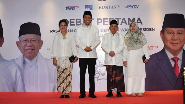 Capres-cawapres nomor urut 01 Jokowi-Maruf tiba untuk mengikuti debat pertama Pilpres 2019, di Hotel Bidakara, Jakarta, Kamis (17/1/2019). (Foto: ANTARAFOTO/Aprillio Akbar)