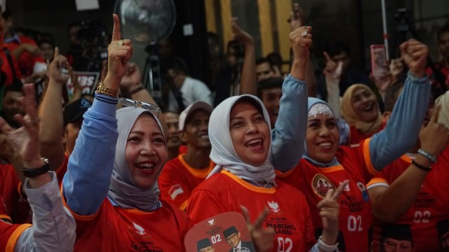 Suasana nonton bareng Debat Pilpres di Media Center Prabowo-Sandi, Jakarta, Kamis (17/1). (Foto: Fanny Kusumawardhani/kumparan)