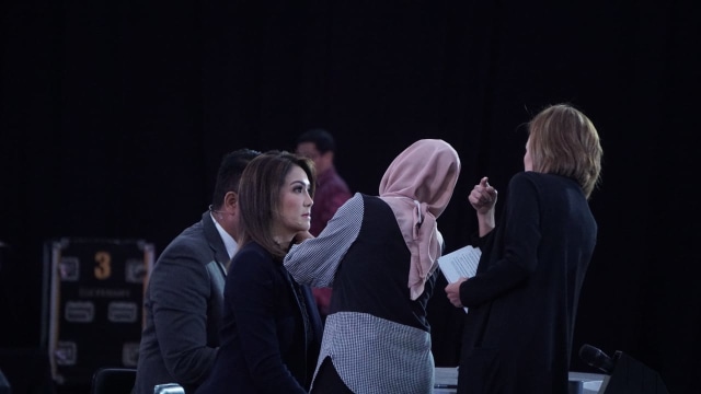 Moderator debat pertama calon Presiden dan Wakil Presiden, Ira Koesno. (Foto: Jamal Ramadhan/kumparan)