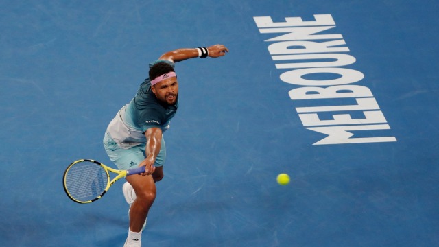 Jo-Wilfried Tsonga di babak kedua Australia Terbuka 2019. (Foto: REUTERS/Adnan Abidi)