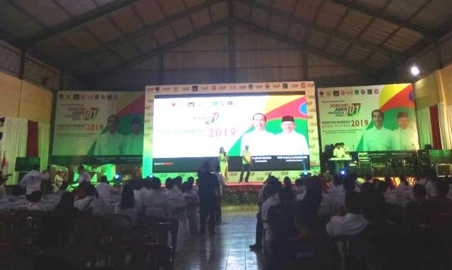 Suasana nobar debat pilpres 2019 di GOR Tibubeneng, Kuta Utara, Kamis (17/1) malam - kanalbali/LSU