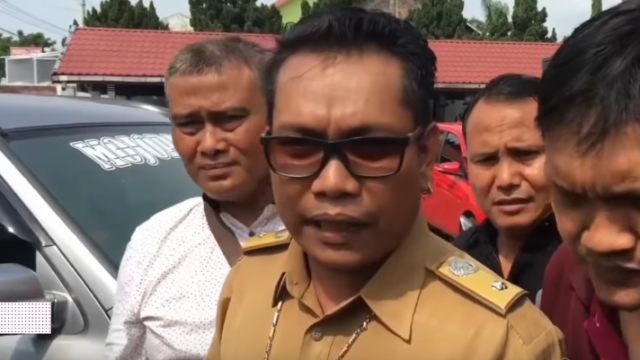 Suhartono, Kades Sampangagung yang disebut Prabowo di Debat Capres 2019 (Foto: YouTube)