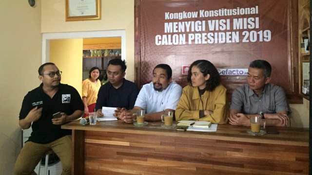 Diskusi Menyigi Visi Misi Calon Presiden 2019 di KoDe Inisiatif, Jakarta Selatan, Jumat (18/1). (Foto: Darin Atiandina/kumparan)