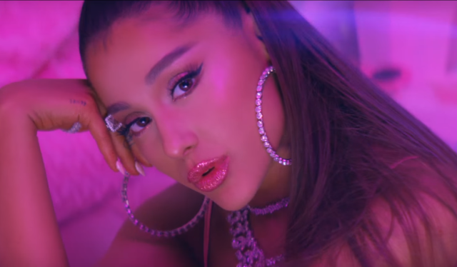 Rekomendasi 5 Lip Gloss Lokal ala Ariana Grande di Video Klip '7 rings' Supaya Tampilanmu Semakin Sparkling